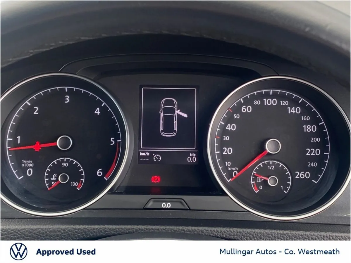 Volkswagen Golf 1.6 TDI 3DR 90hp Trendline - Image 3