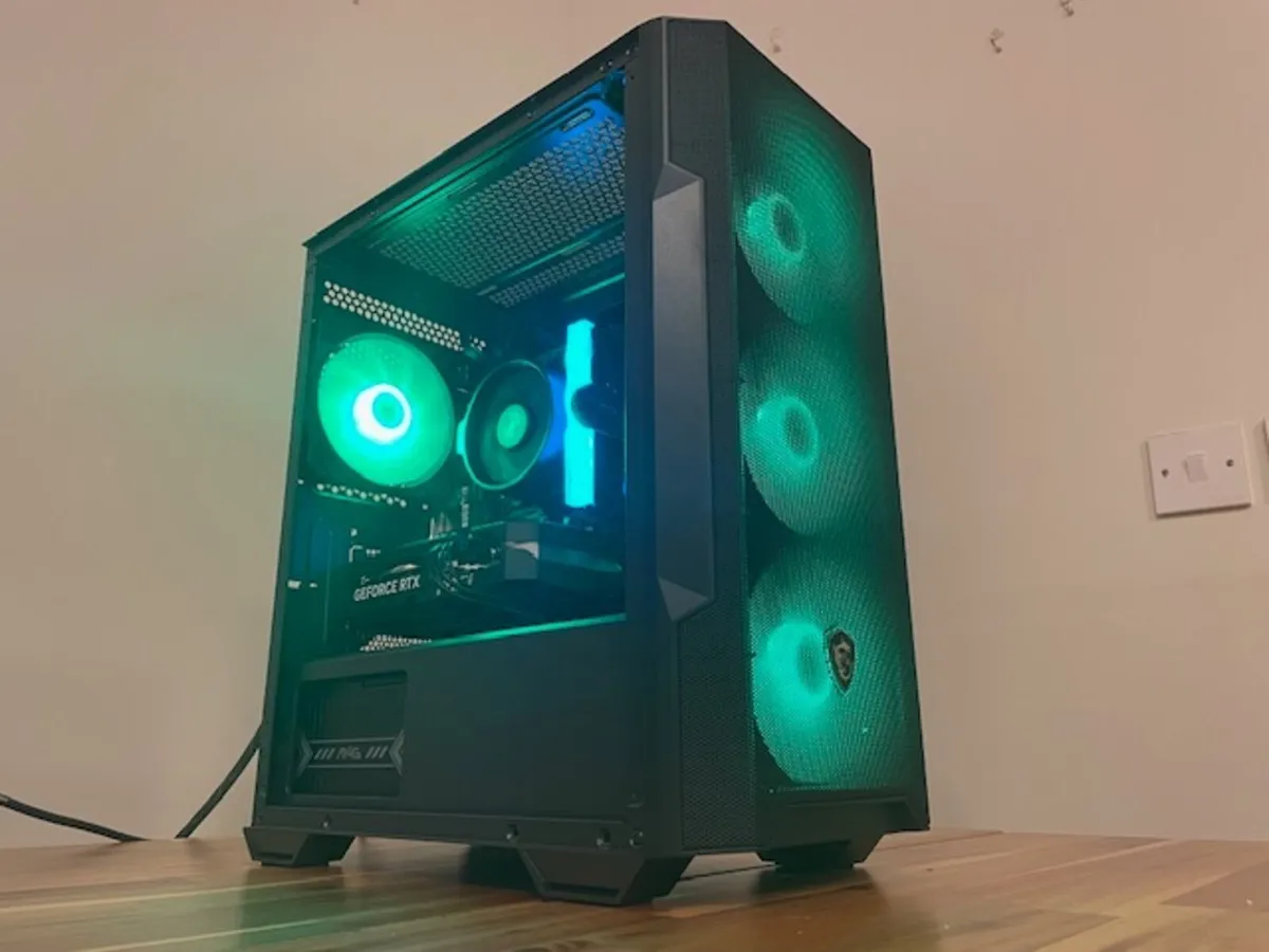 Gaming PC Ryzen 5 + RTX 5060 - Image 1