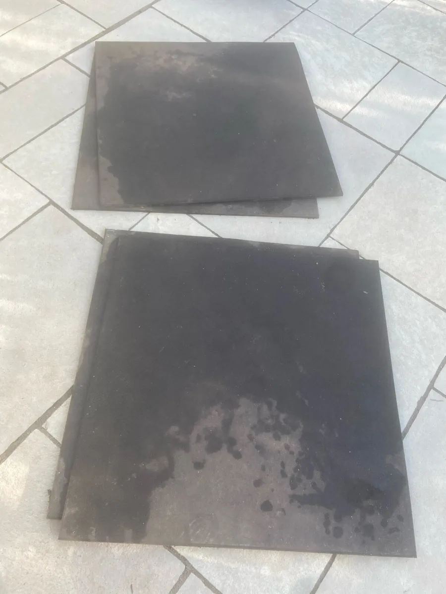 Adjustable squat rack and heavy duty gym mats - Image 4