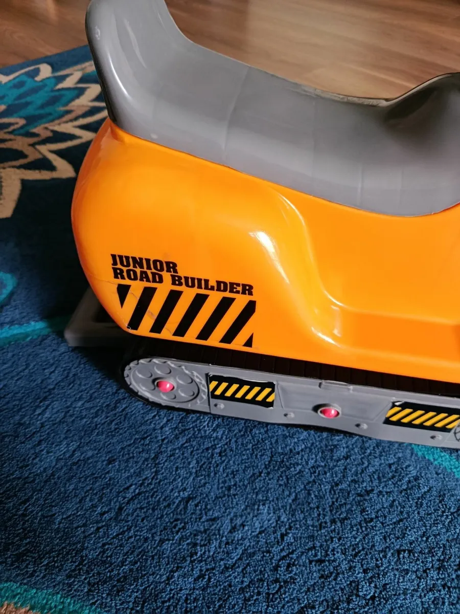 Excavator for kids - Image 1