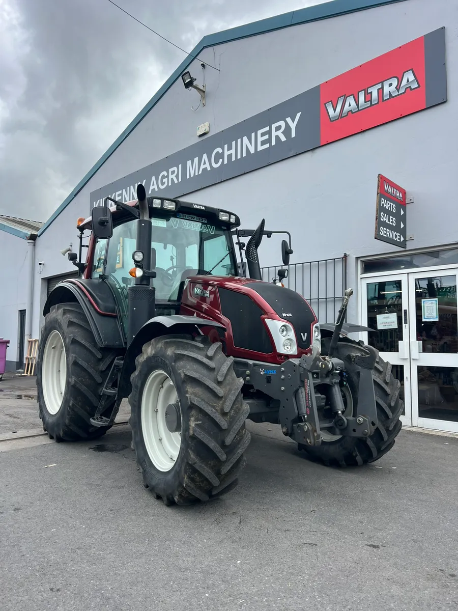 2013 Valtra N123HT5, only 4150hrs - Image 1