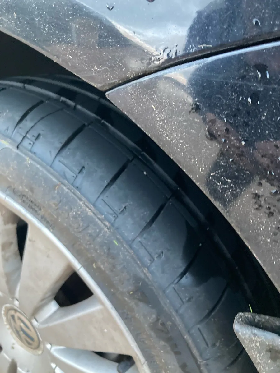 Volkswagen Passat - Image 2