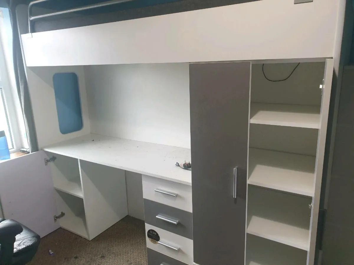 Single bed (high sleeper) - Image 1