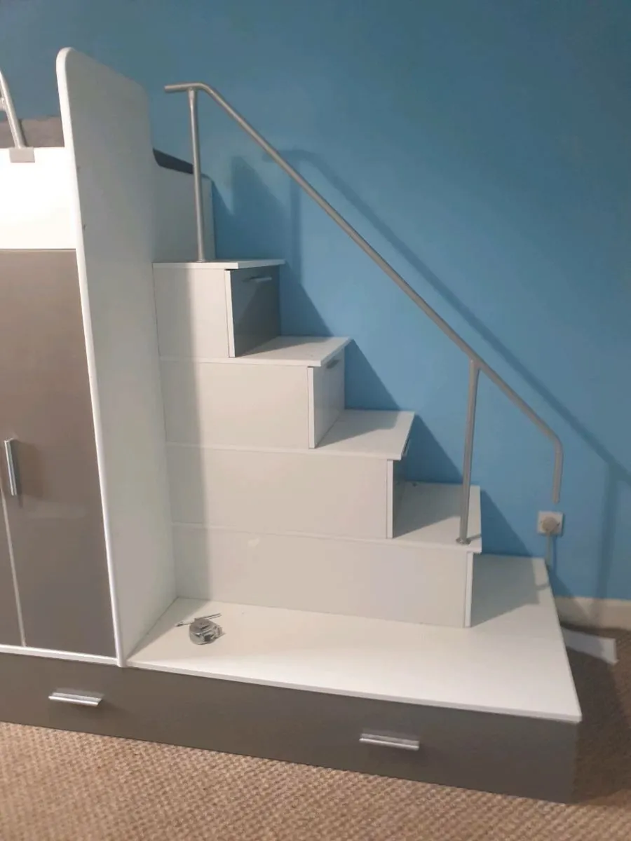Single bed (high sleeper) - Image 3