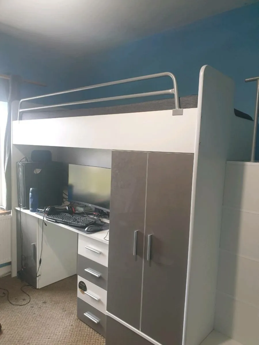 Single bed (high sleeper) - Image 4