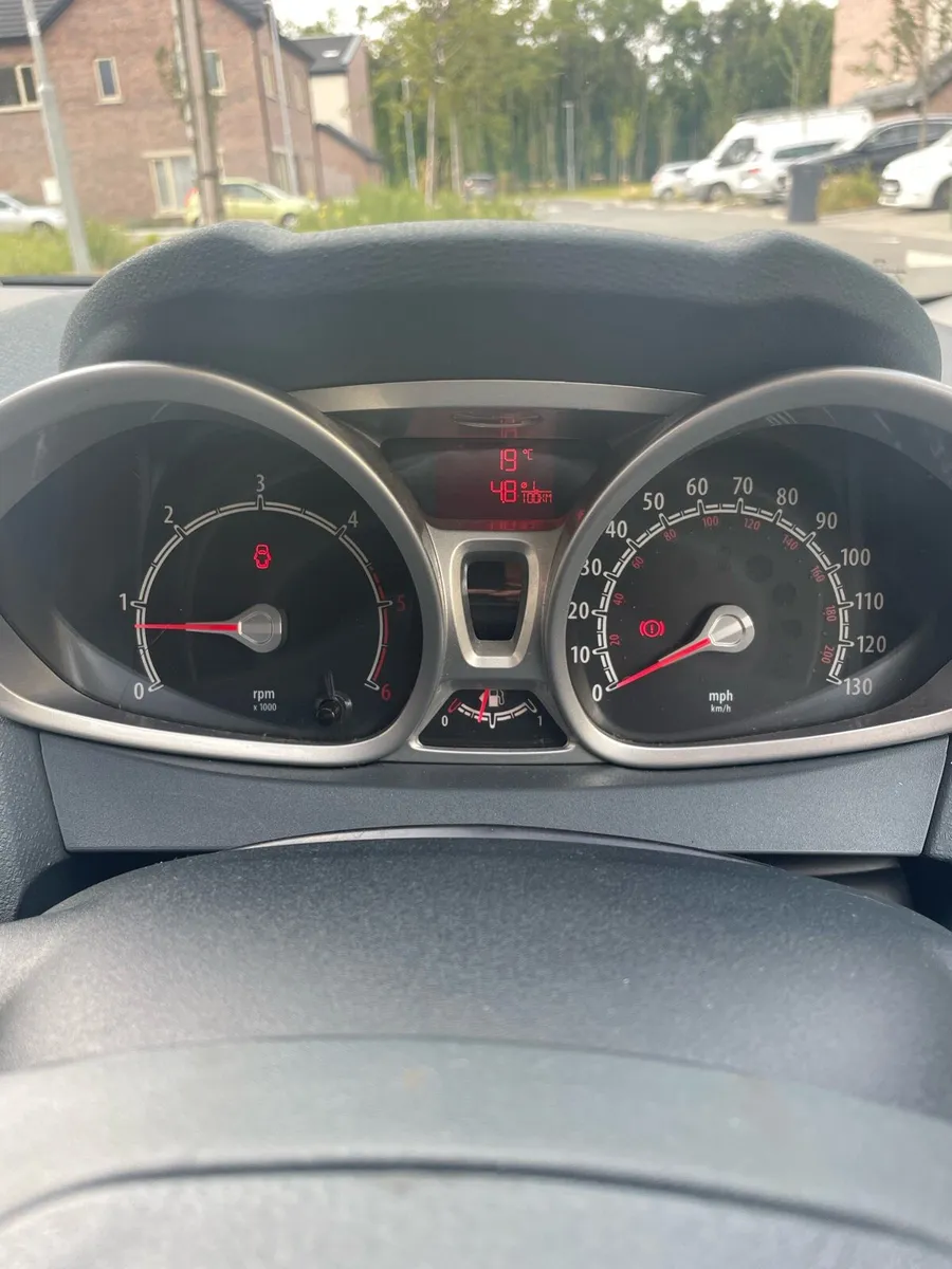 Ford Fiesta Titanium 1.6 TDI - Image 4