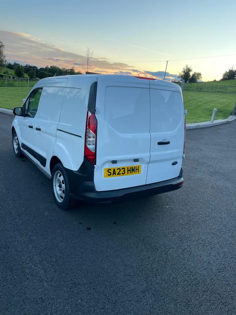 2023 Ford Transit Connect 220 Leader - Image 3