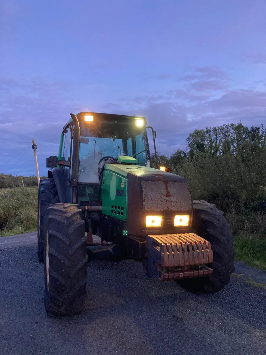 Valtra 6400 - Image 3