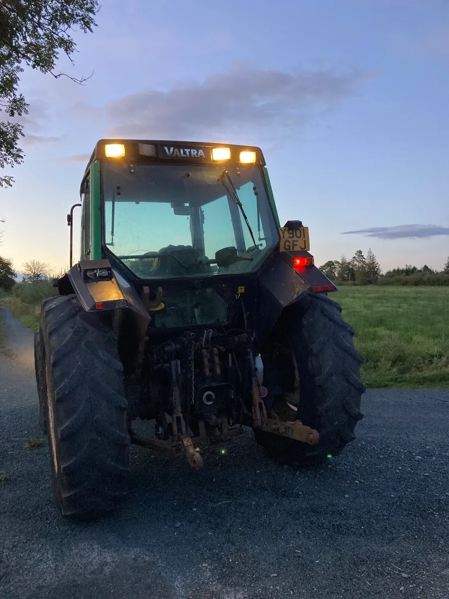 Valtra 6400 - Image 4