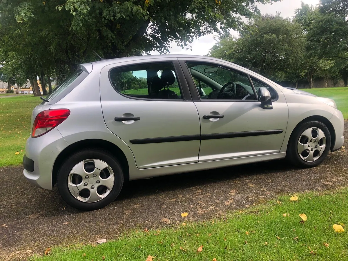 PEUGEOT 207 HDI SMALL KMS LIKE NEW - Image 4