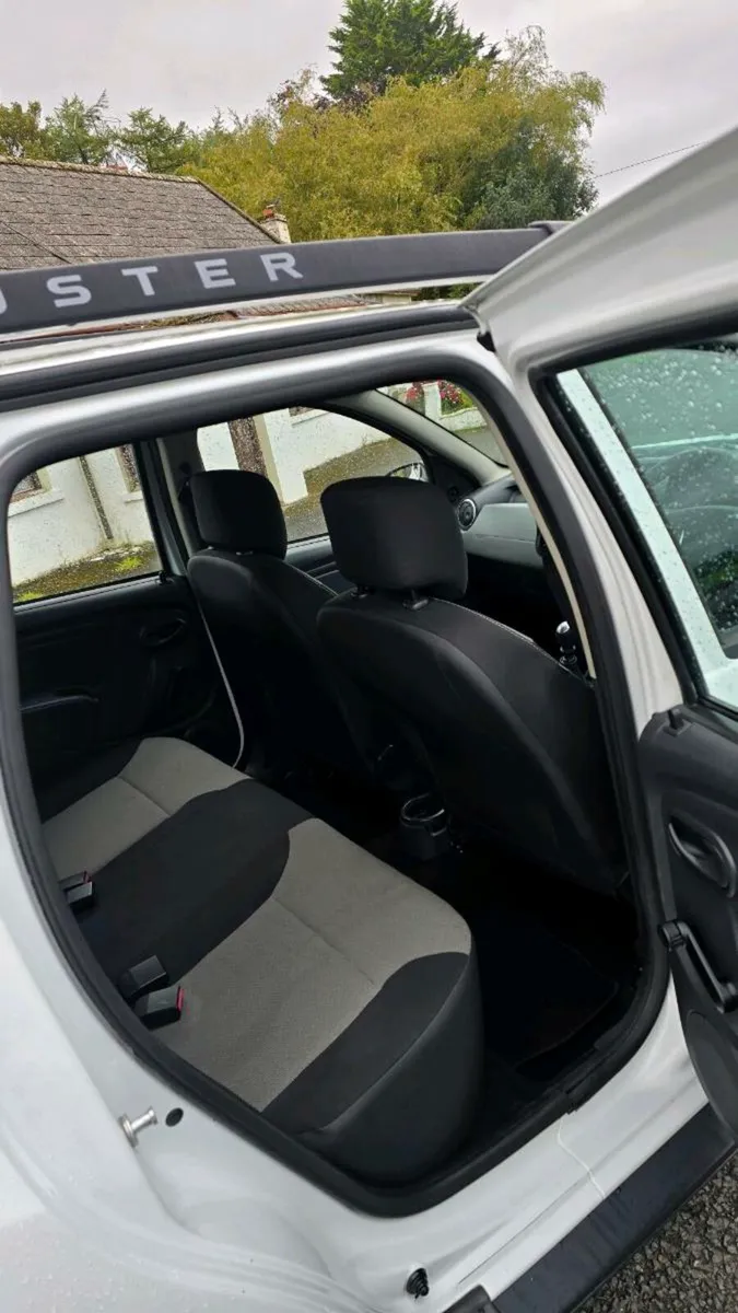 2015 Dacia Duster 1.5 diesel manual(3950 price) - Image 3