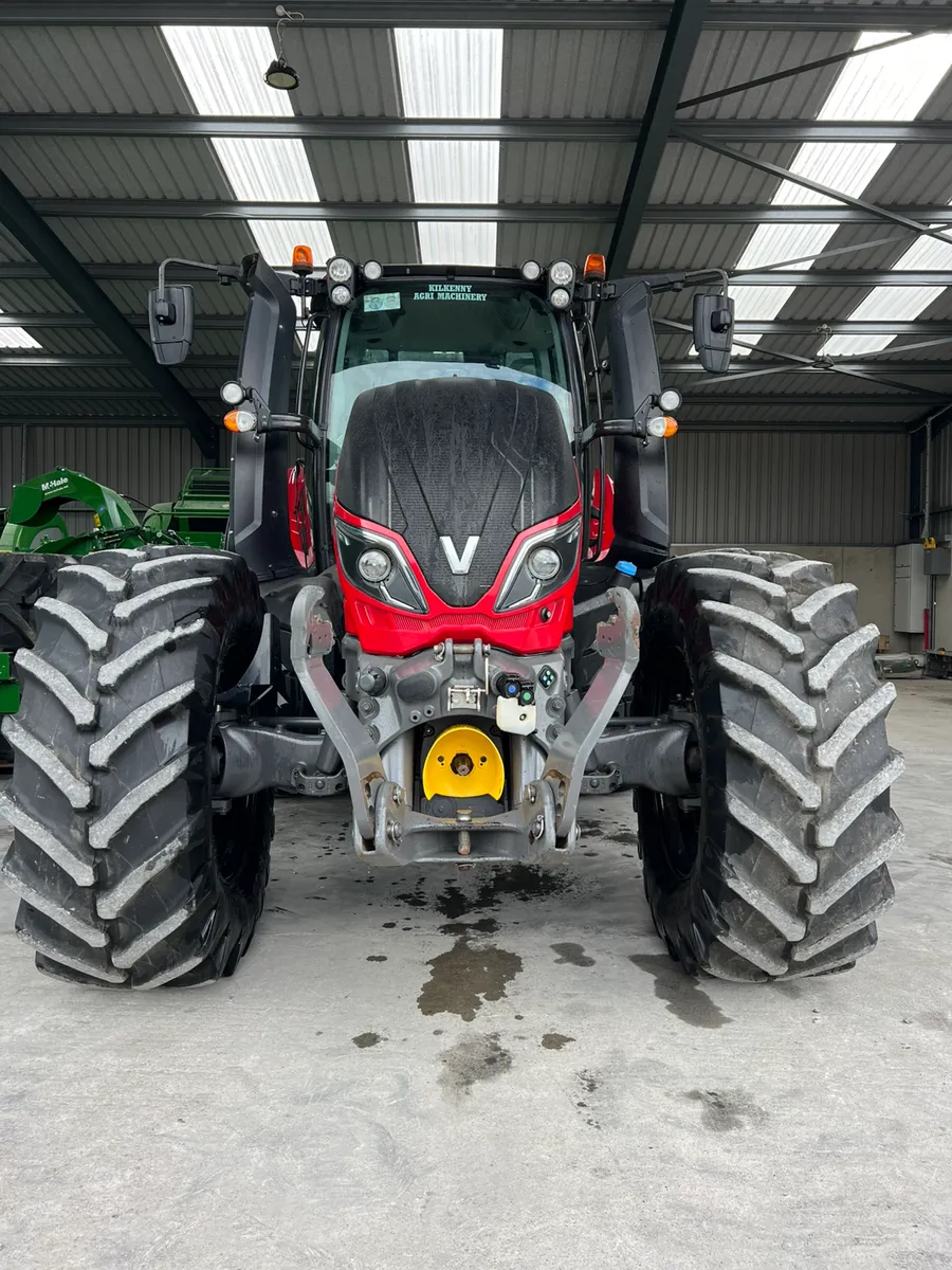2022 Valtra T195A Active on 650/65R42's - Image 3