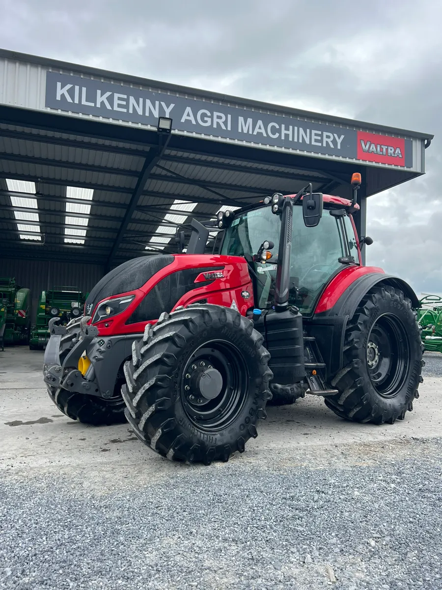 2022 Valtra T195A Active on 650/65R42's - Image 4