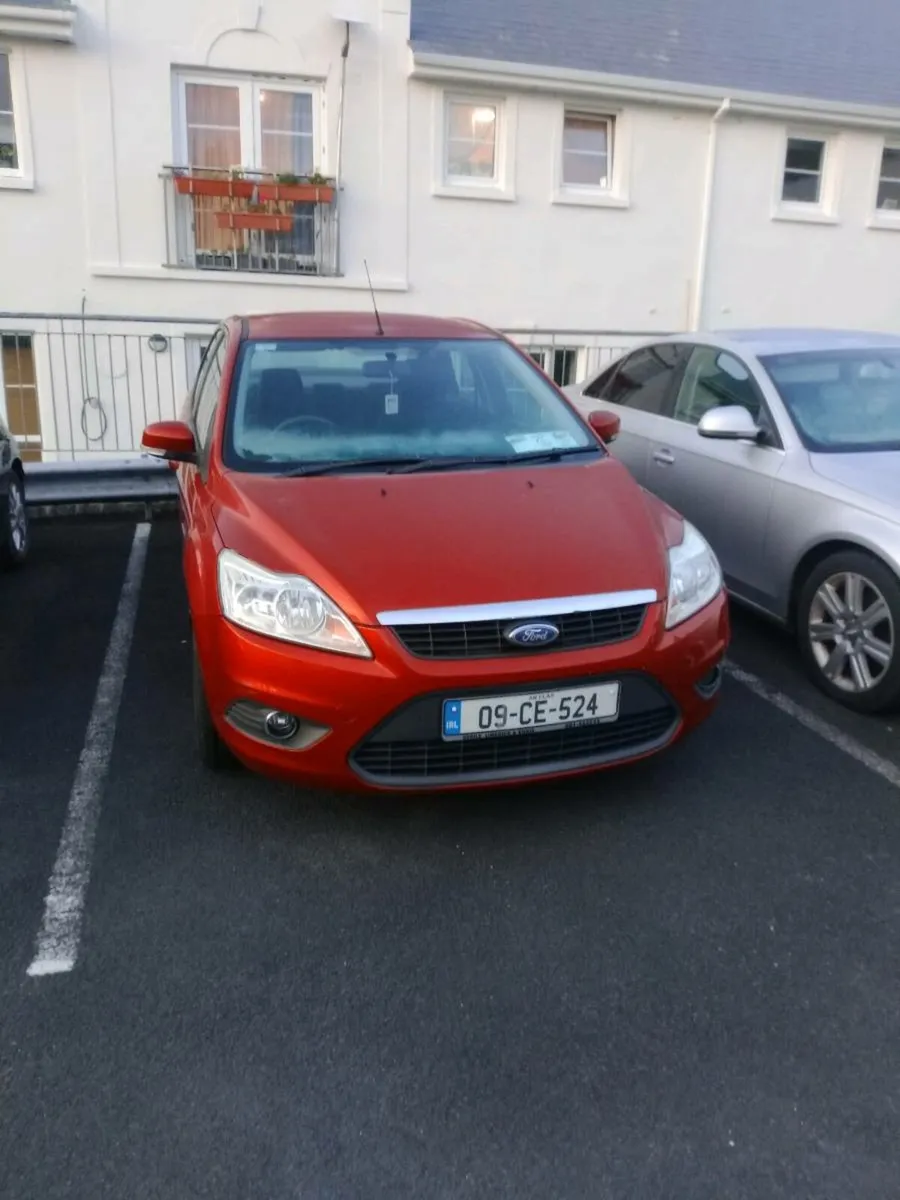 2009 ford focus - Image 1