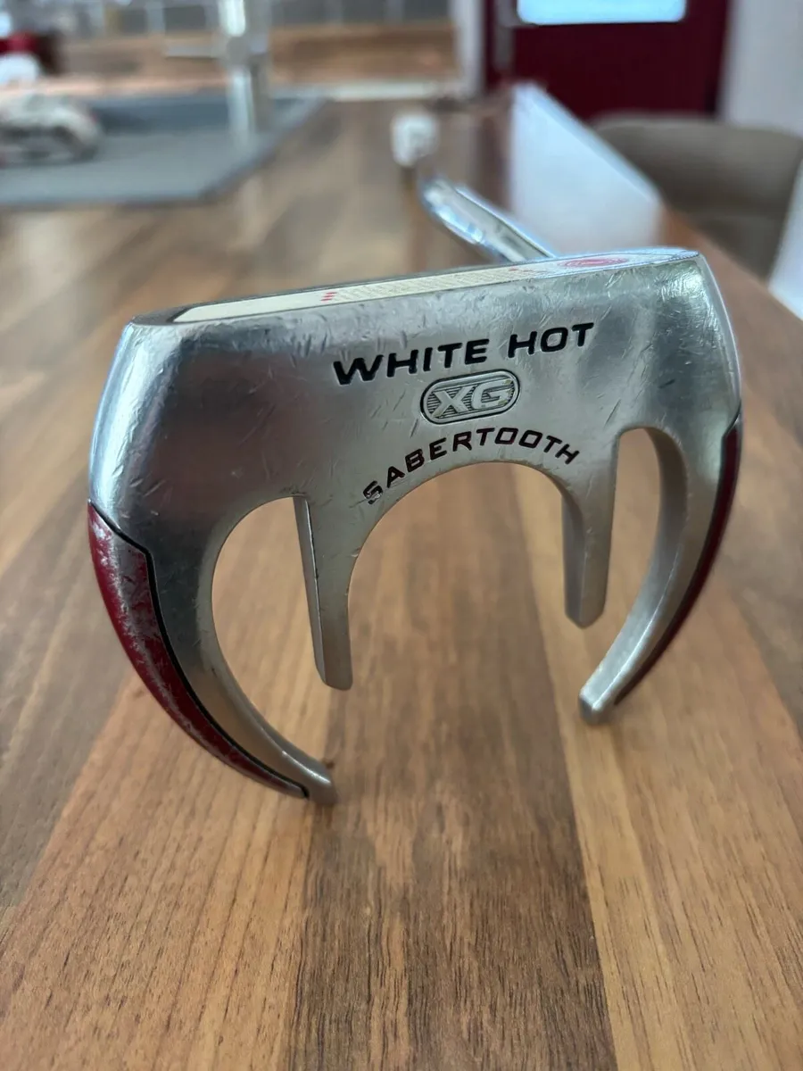 Odyssey White Hot Sabertooth putter with headcover - Image 1