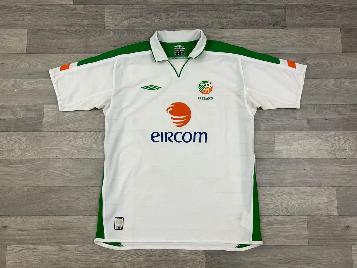 Vintage 2003 Umbro Ireland Away Jersey Shirt Large - Image 1