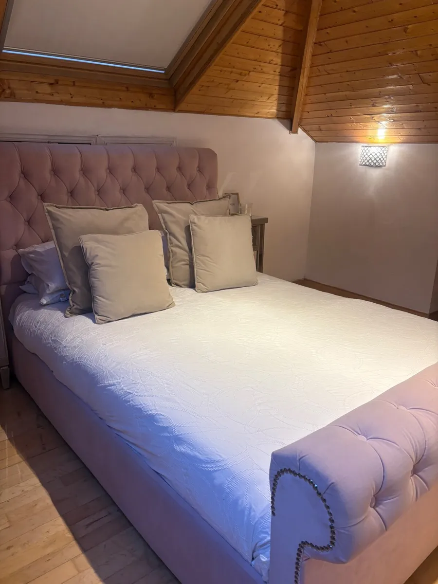 Double bed - Image 2