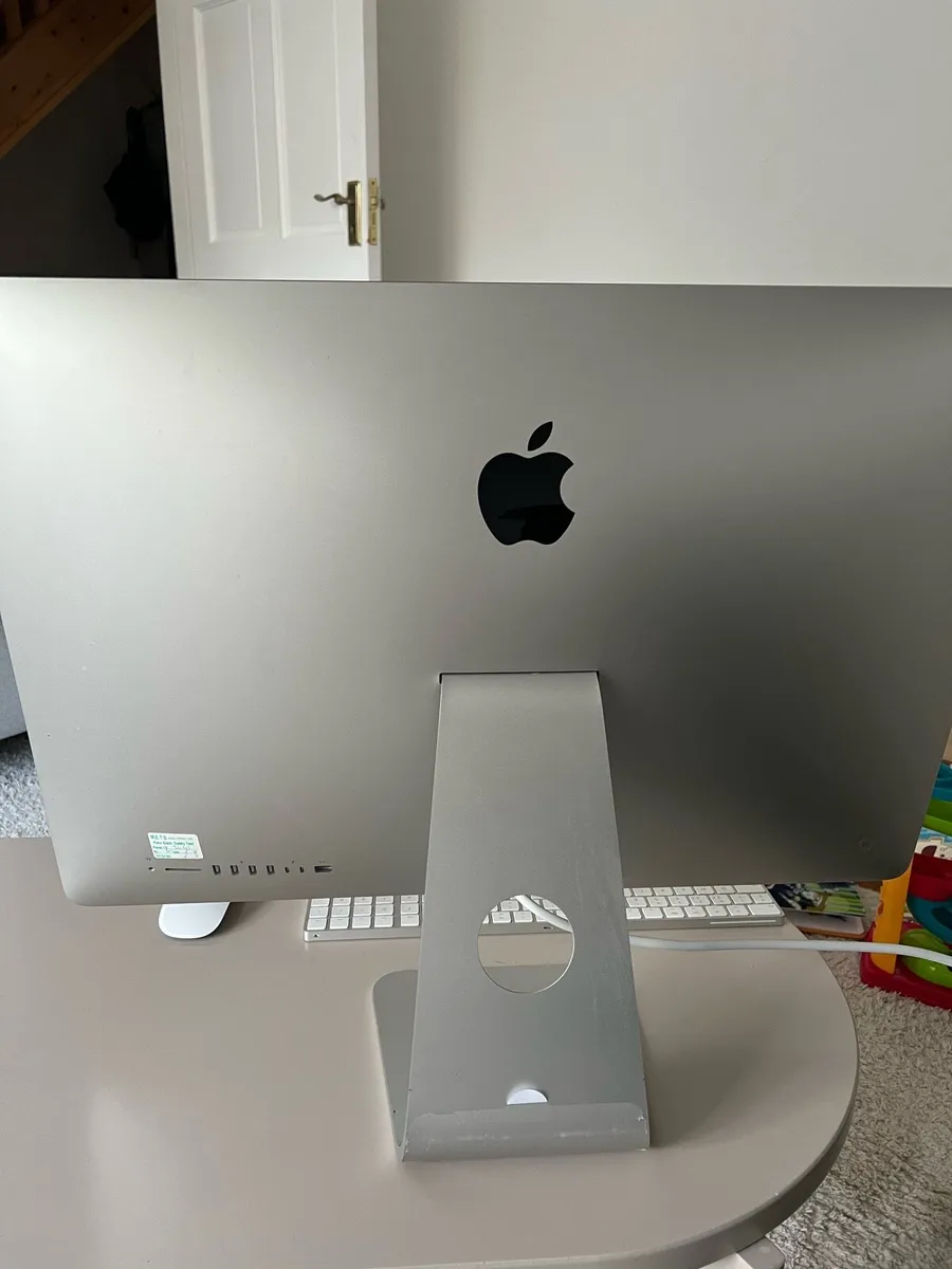 iMac 27 inch 5K Retina - Image 2