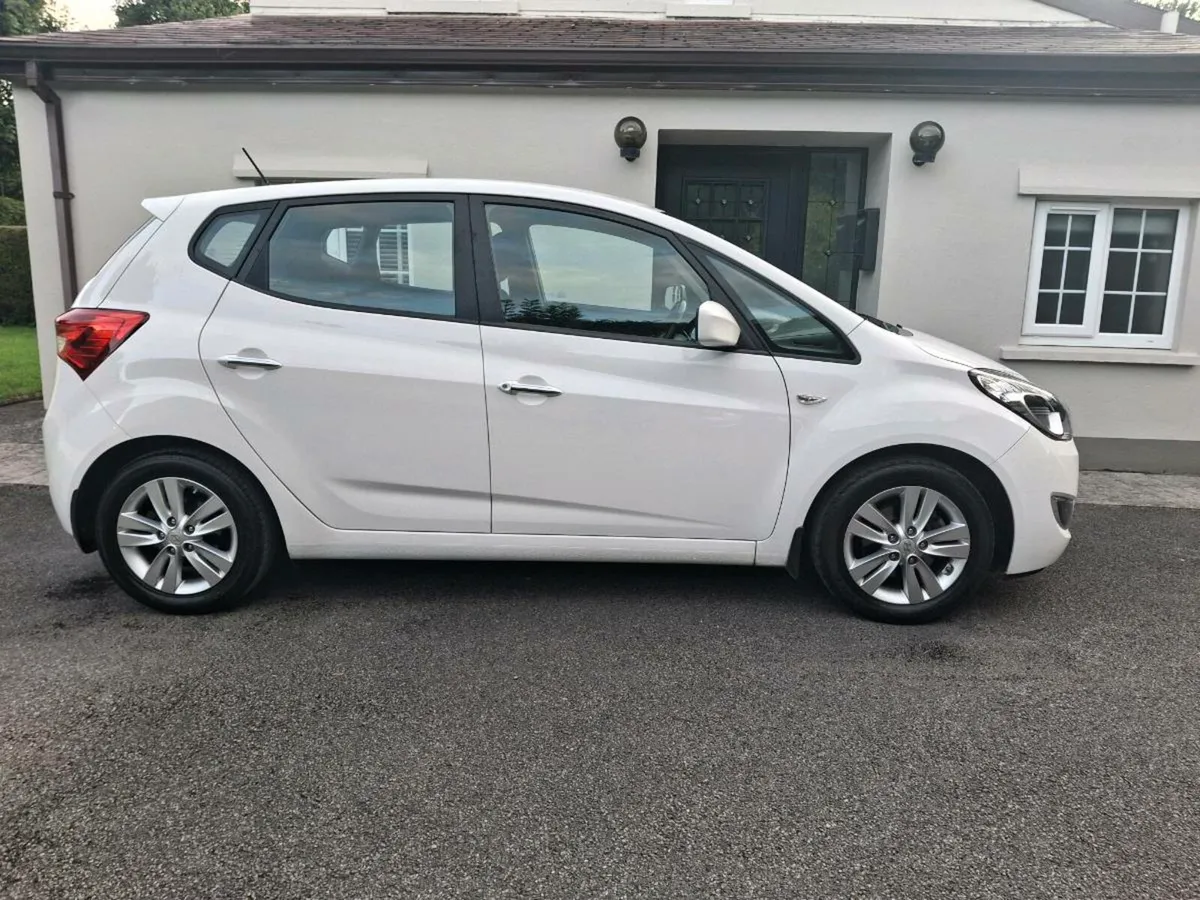 Hyundai ix20 Automatic €9500 - Image 2
