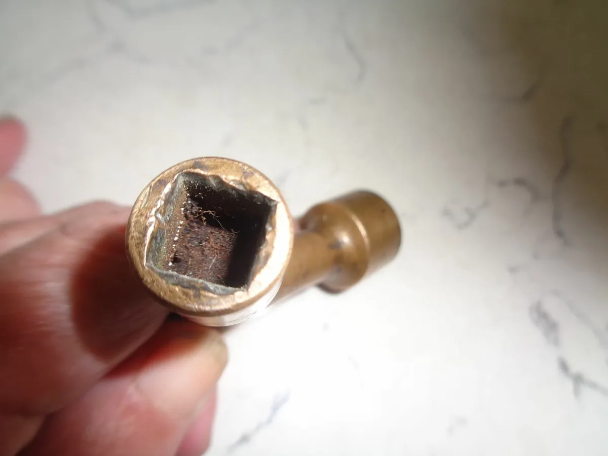 Brass Three Legged Radiator Valve Key for Sale - Image 2