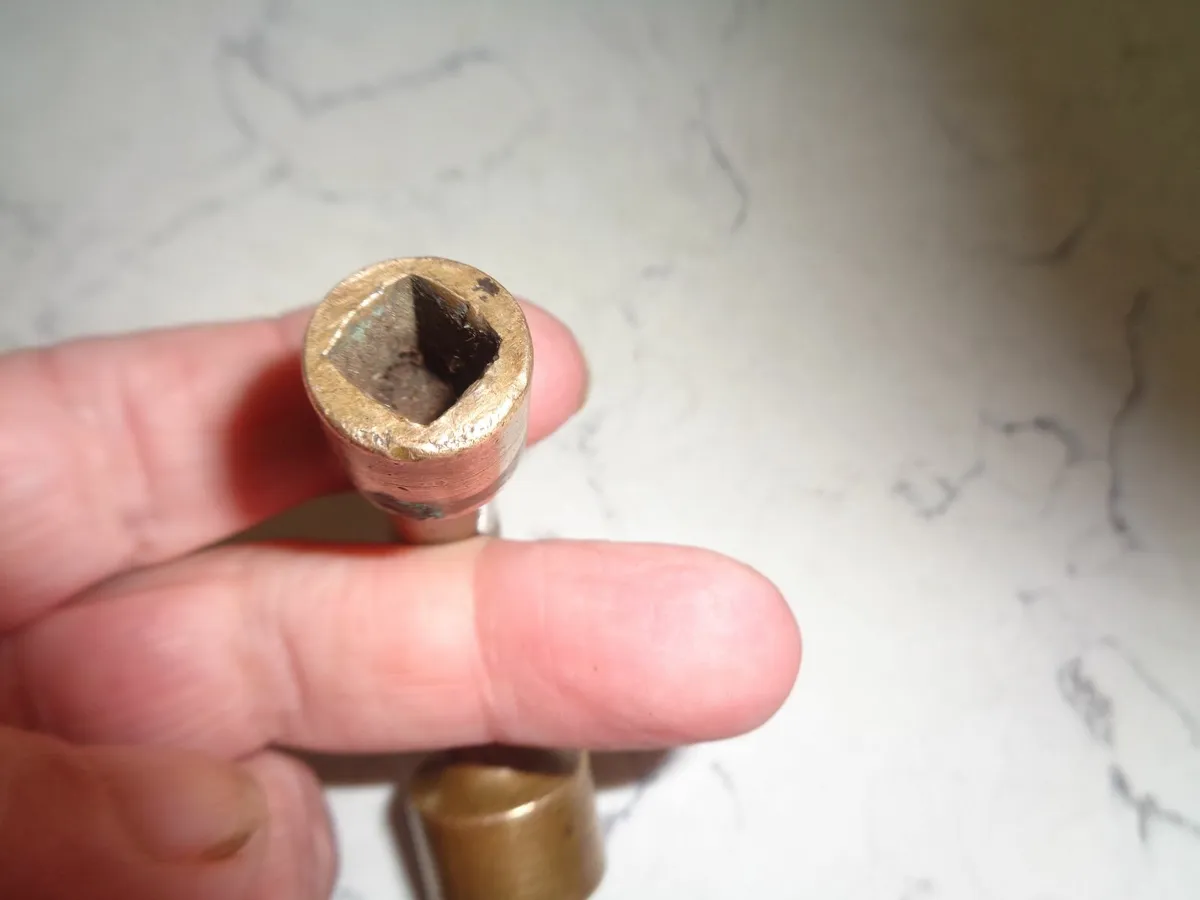 Brass Three Legged Radiator Valve Key for Sale - Image 3