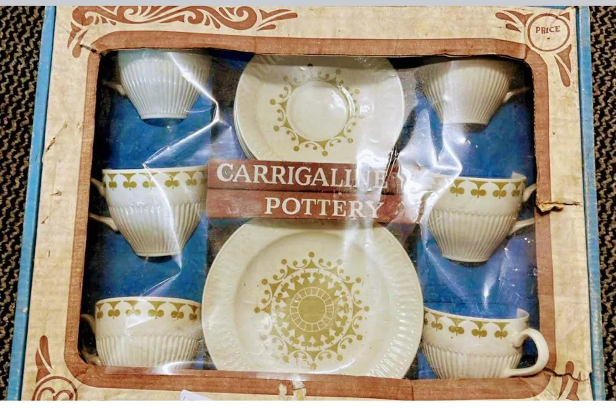 Carrigaline Pottey set - Image 1