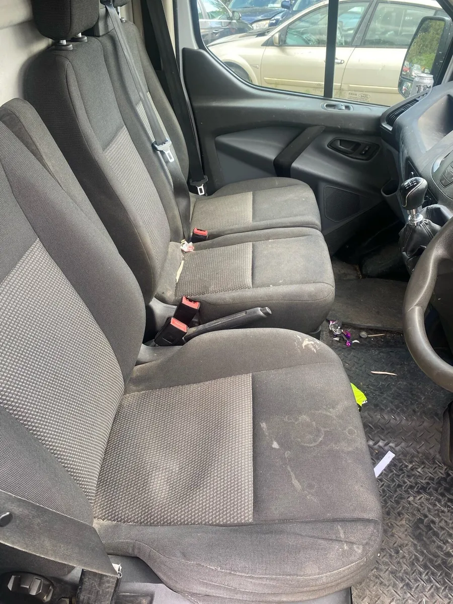 151 Ford Transit 290 Custom - Image 3