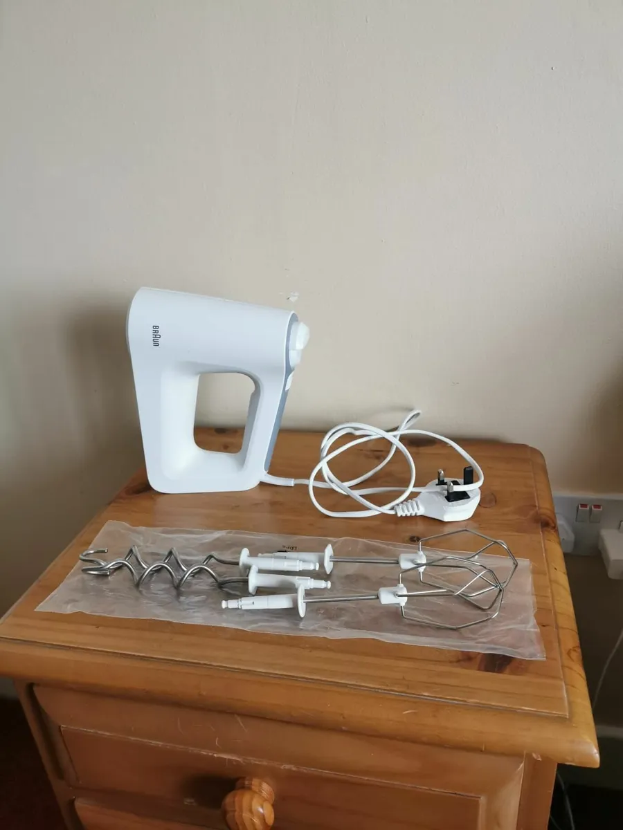 Braun Hand Mixer - Image 1