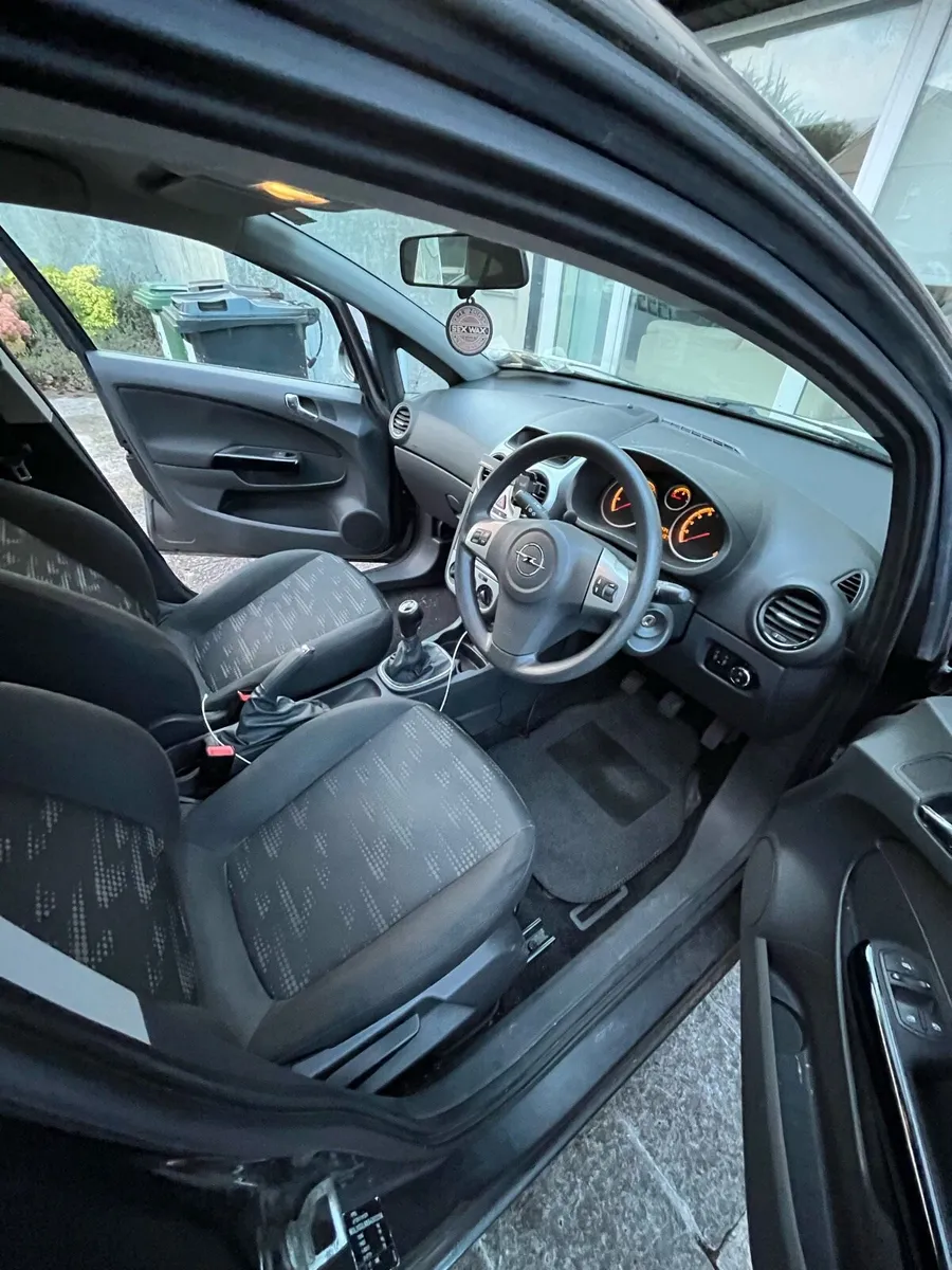 Opel Corsa - 1.2 Litre Petrol - Image 4