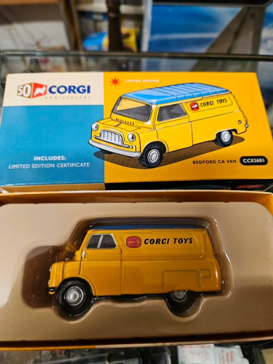 Corgi Bedford Van - Image 2