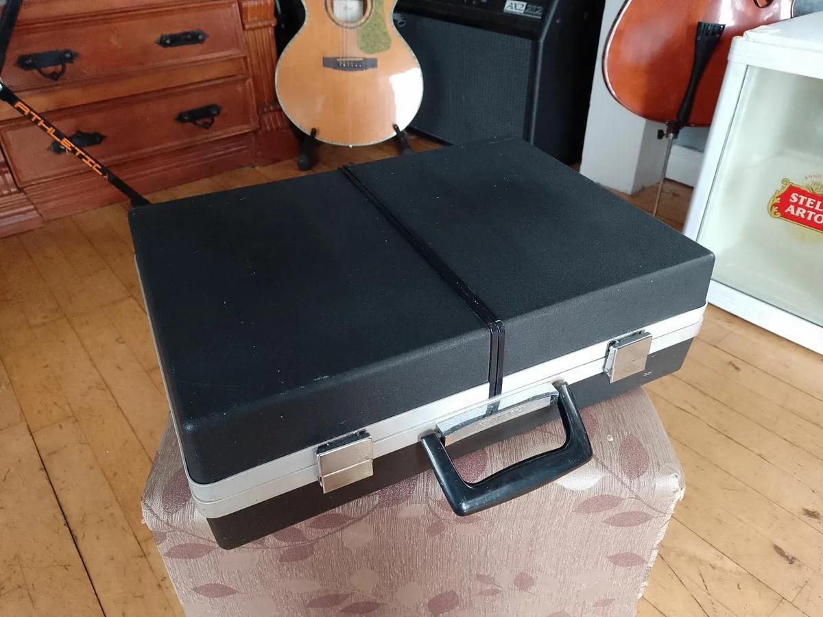 Sanyo G-2615N Vintage Portable Music Station. - Image 2