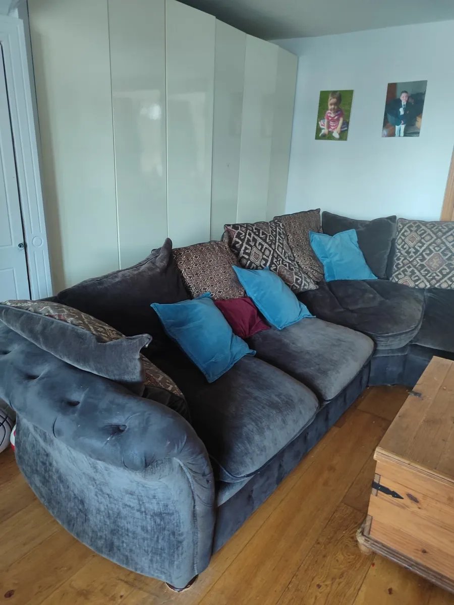 Corner Couch - Image 1