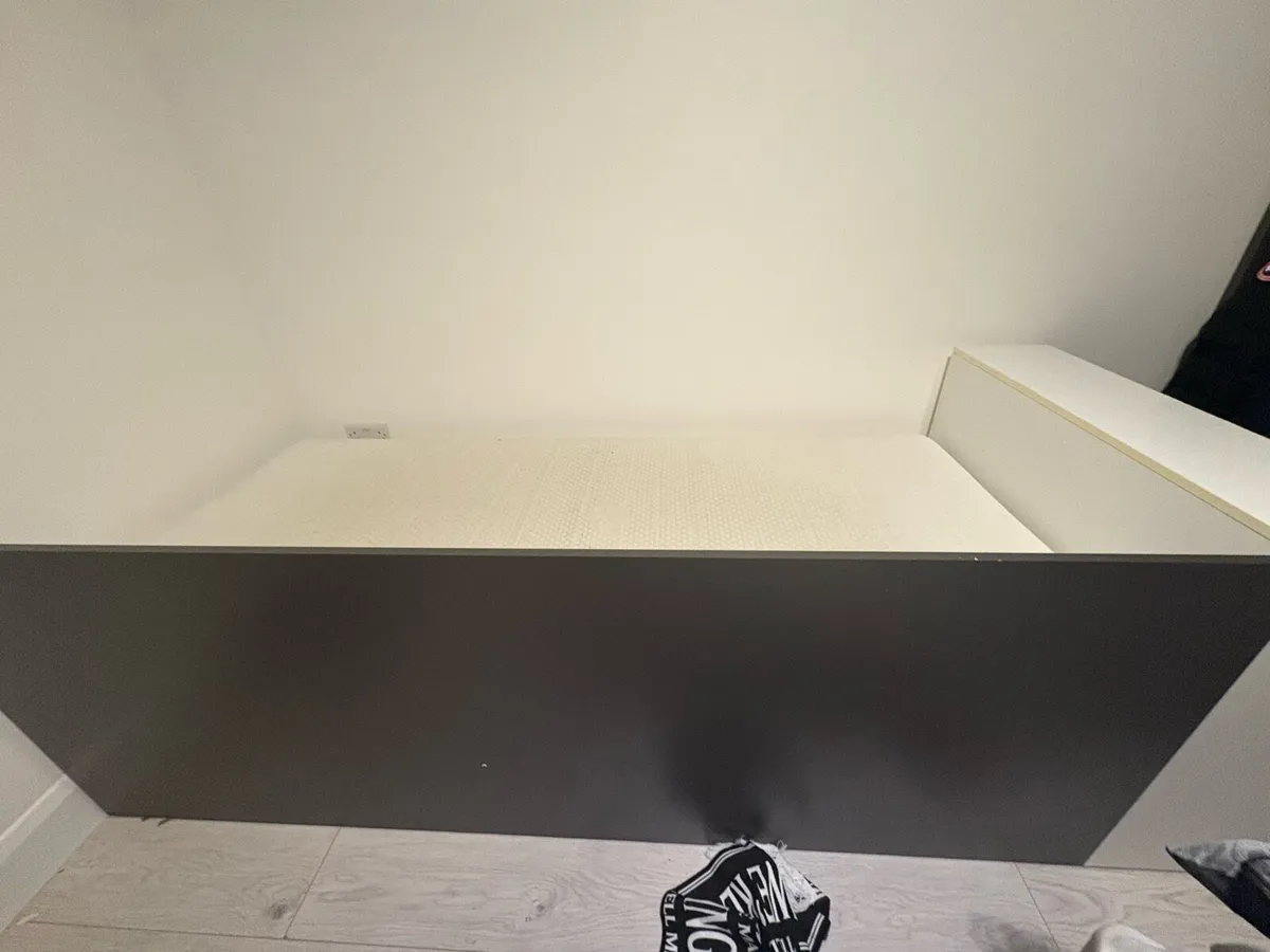 single bed frame and matress - Image 2