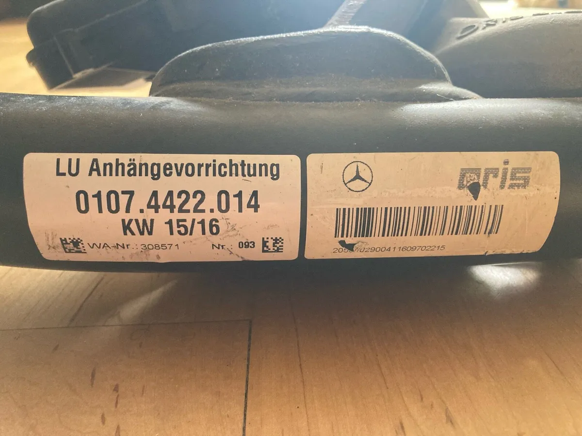 Mercedes C-class W205 towbar - Image 4