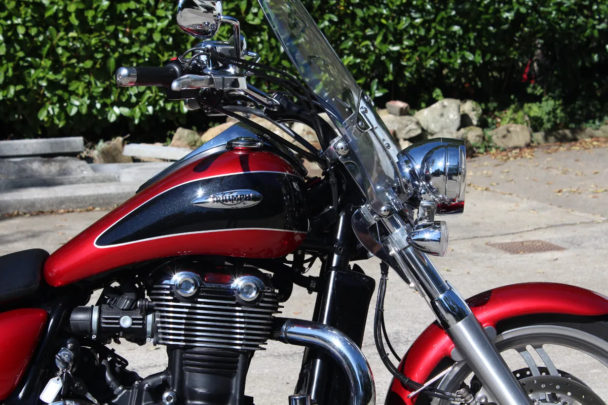 2011 Triumph Thunderbird 1600. Mint Condition - Image 3