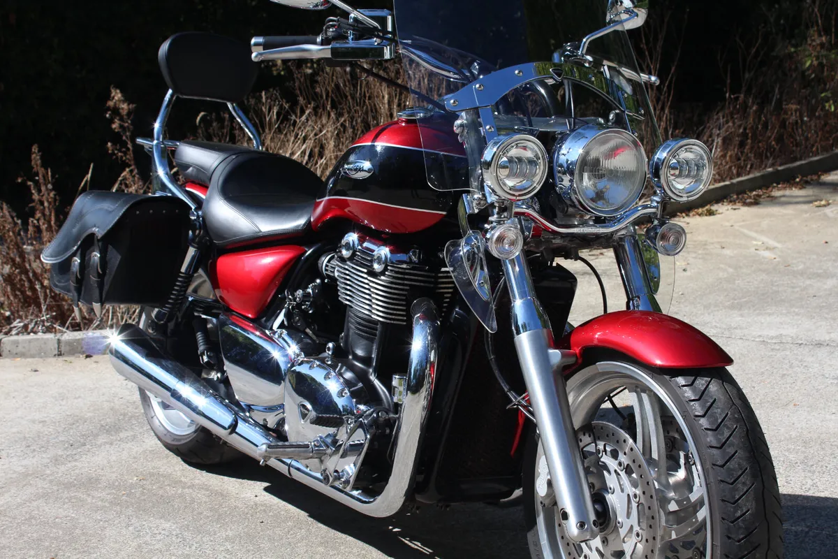 2011 Triumph Thunderbird 1600. Mint Condition - Image 1