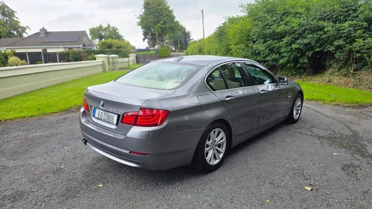 2011 Bmw 5-series - Image 2