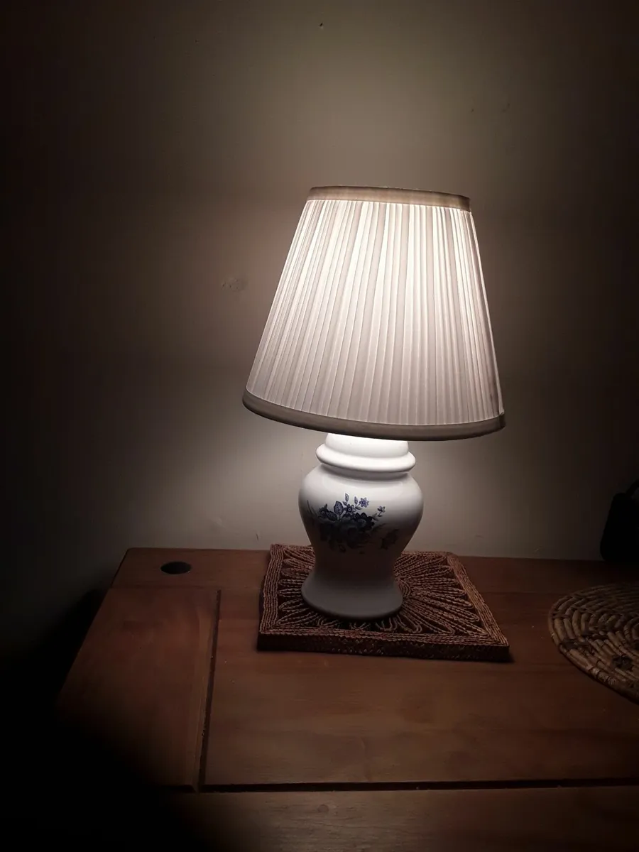 Lovely small table lamp white pleated shade - Image 3