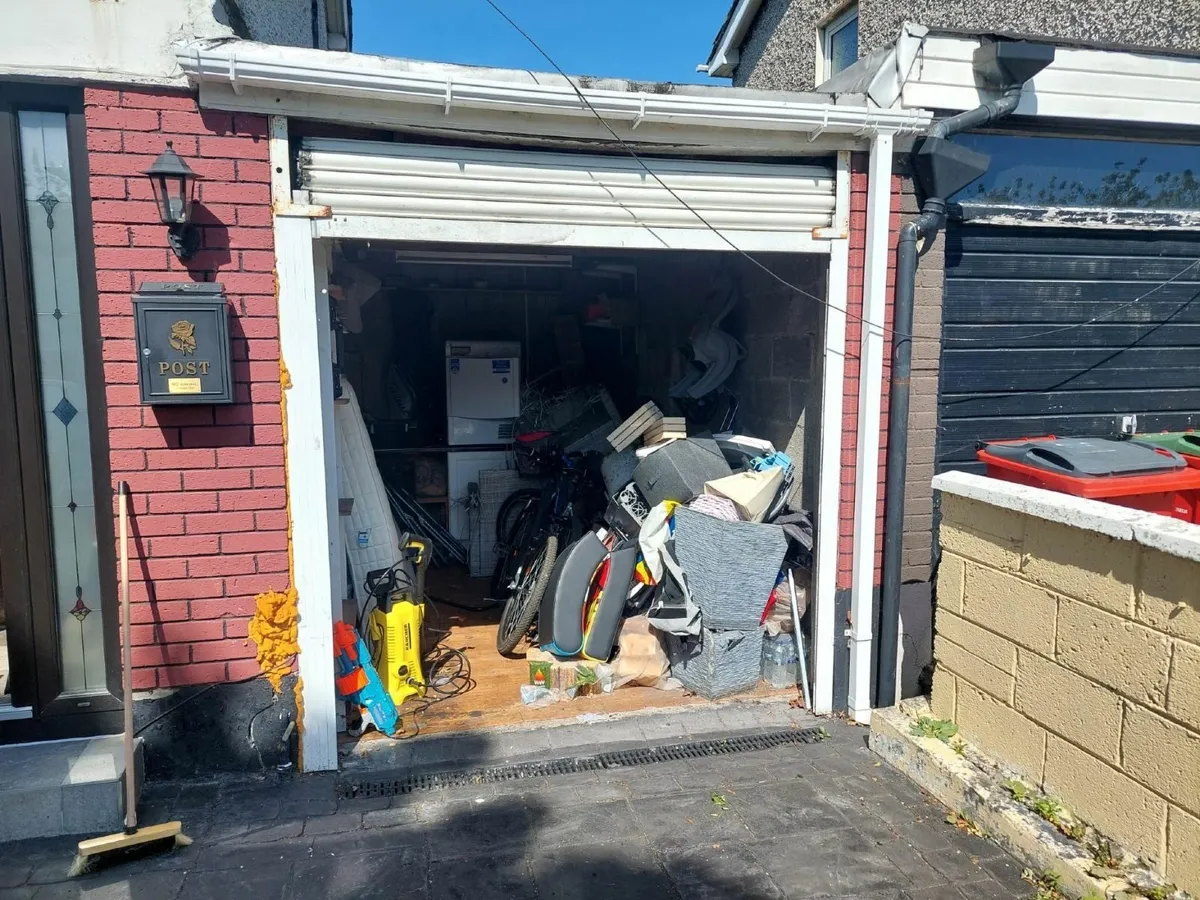 Electric garage door