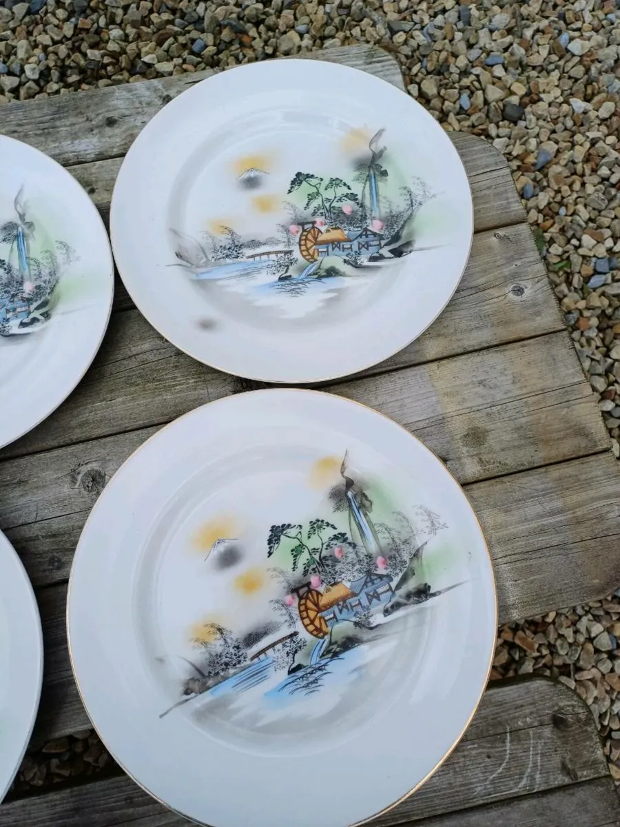 1940s Japanese Handpainted Dinner Plates - Image 4