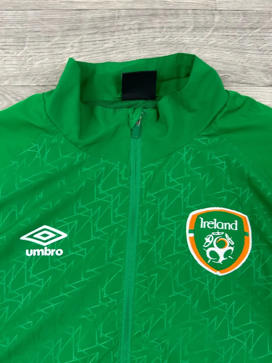 Umbro Ireland Track Jacket Mens Large - Image 3