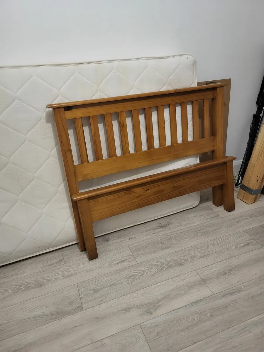 4ft 6in bed with matress - Image 2