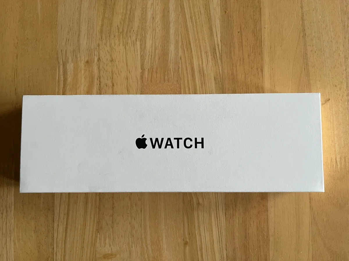 Apple Watch SE (Gen 2) 40mm Starlight - Image 1