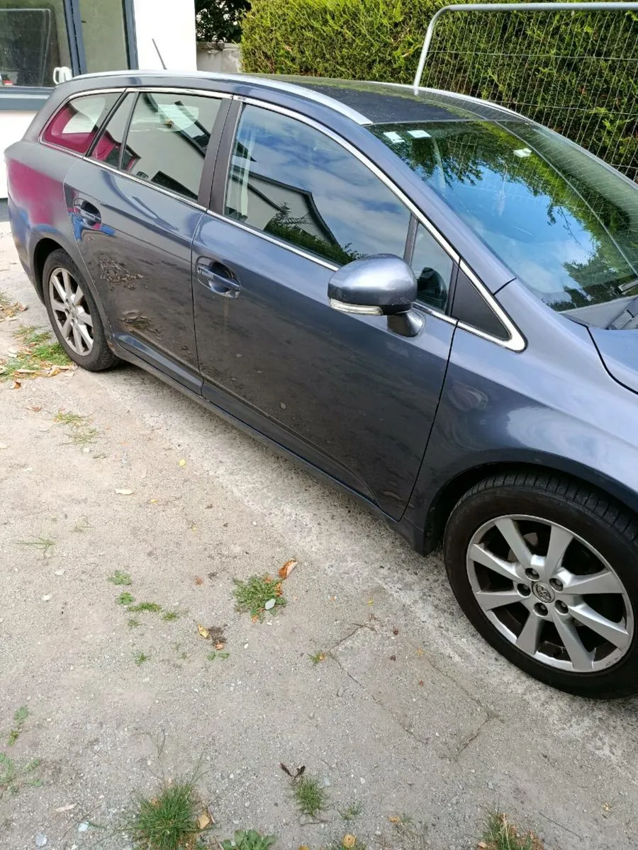 Toyota Avensis - Image 1