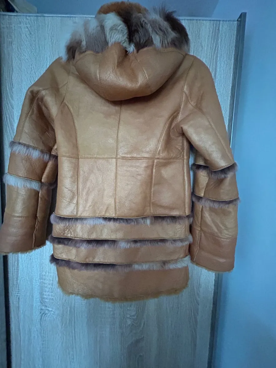 Girls coat real leather size 11-13 years - Image 2