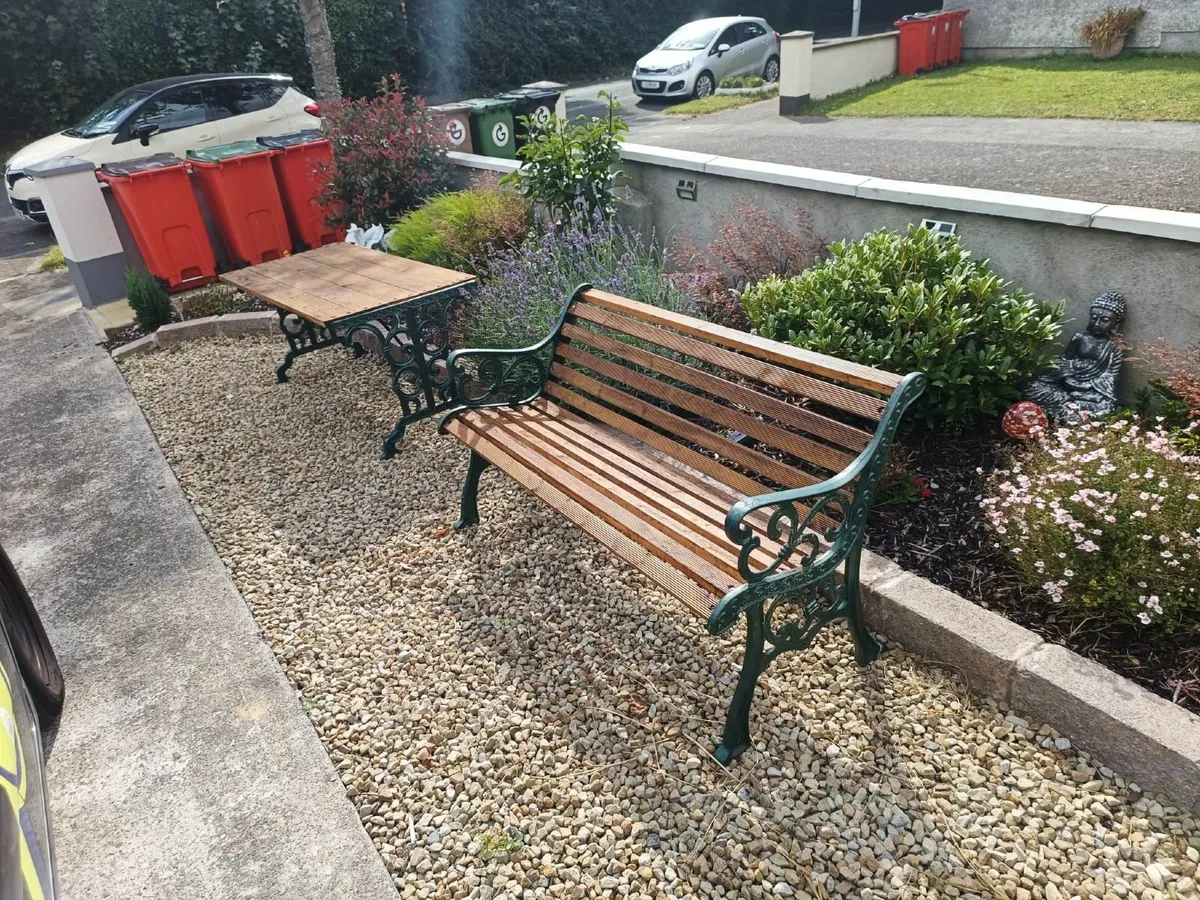 Garden bench and table - Image 1