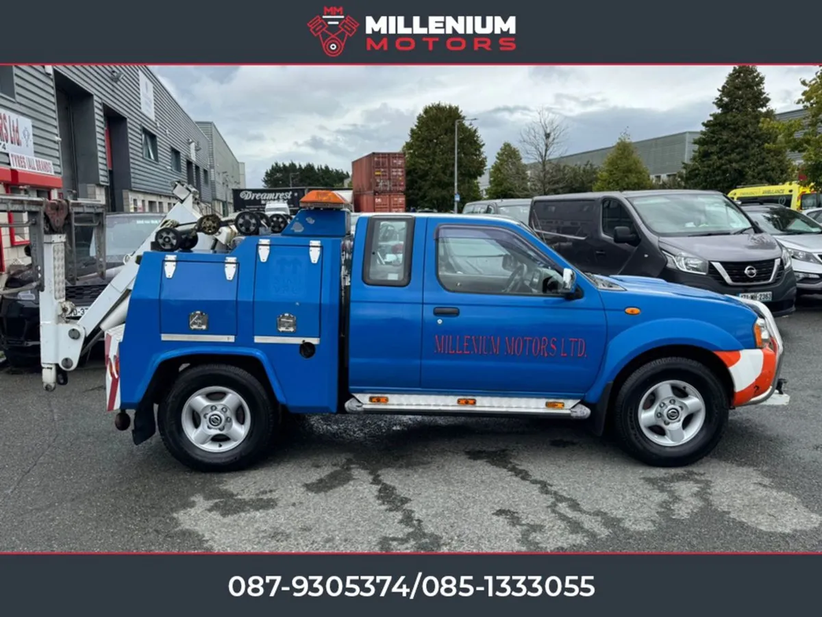 Nissan Navara Recovery Low KMS - Image 2