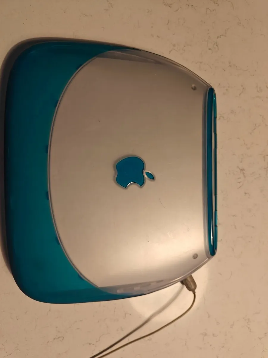 Apple iBook clamshell - Image 1