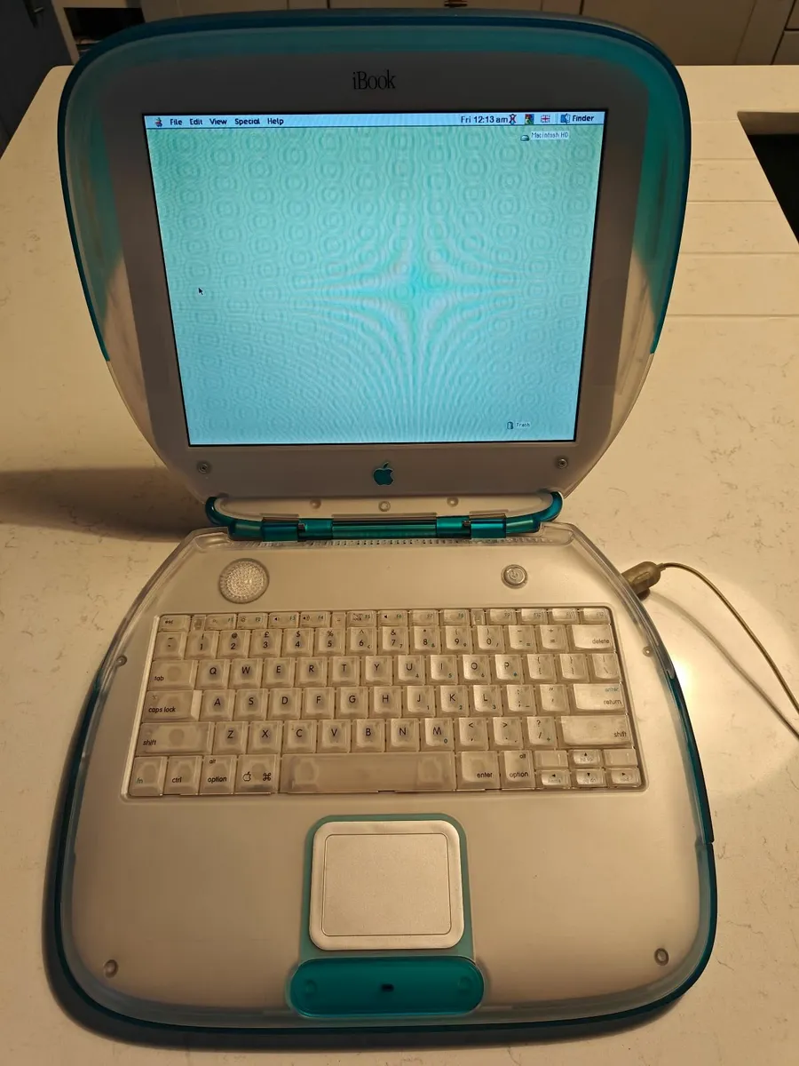 Apple iBook clamshell - Image 2