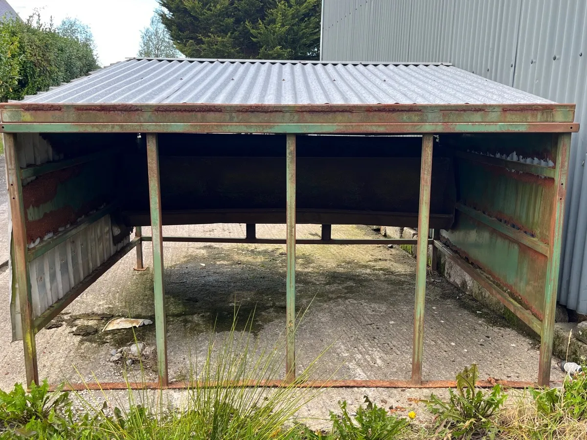 Calf creep feeder - Image 1
